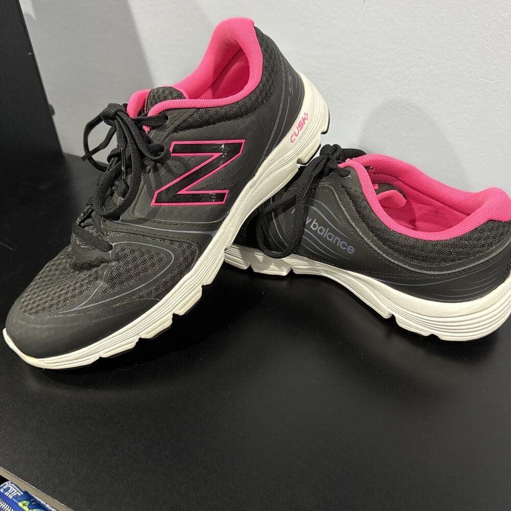 New Balance 575 V2 Womens Size 10.5D Black Pink Running Shoes Athletic EUC